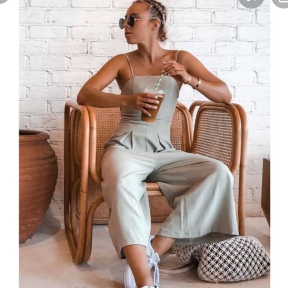 White fox boutique jumpsuit size small